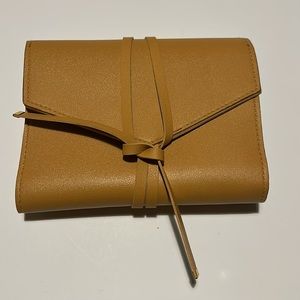 Glass Ladder & Co. Katherine Tech Organizer Roll